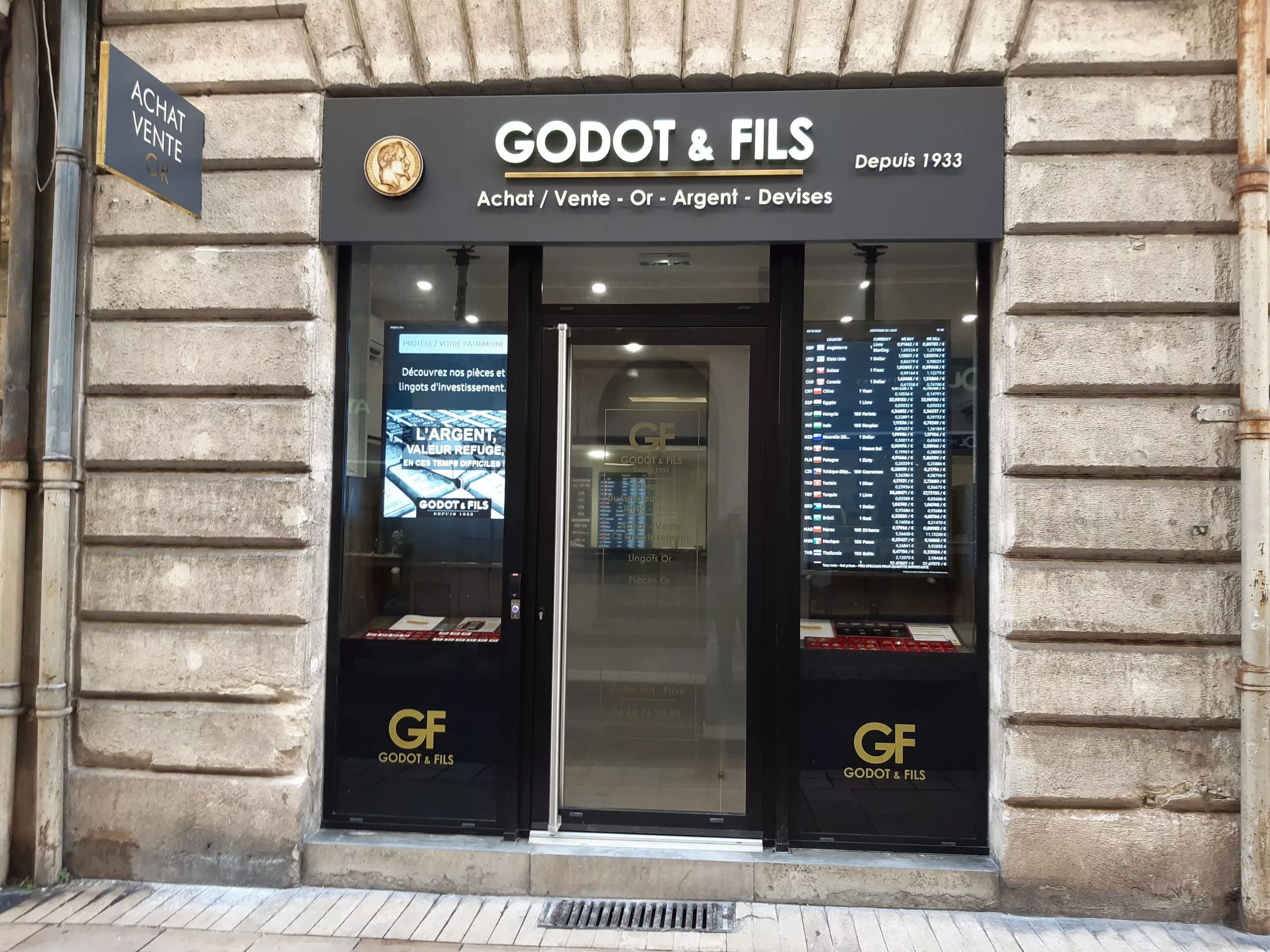 Nîmes